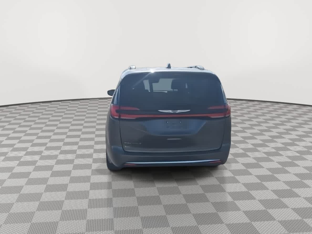 Thumbnail: 2022 Chrysler Pacifica - 8