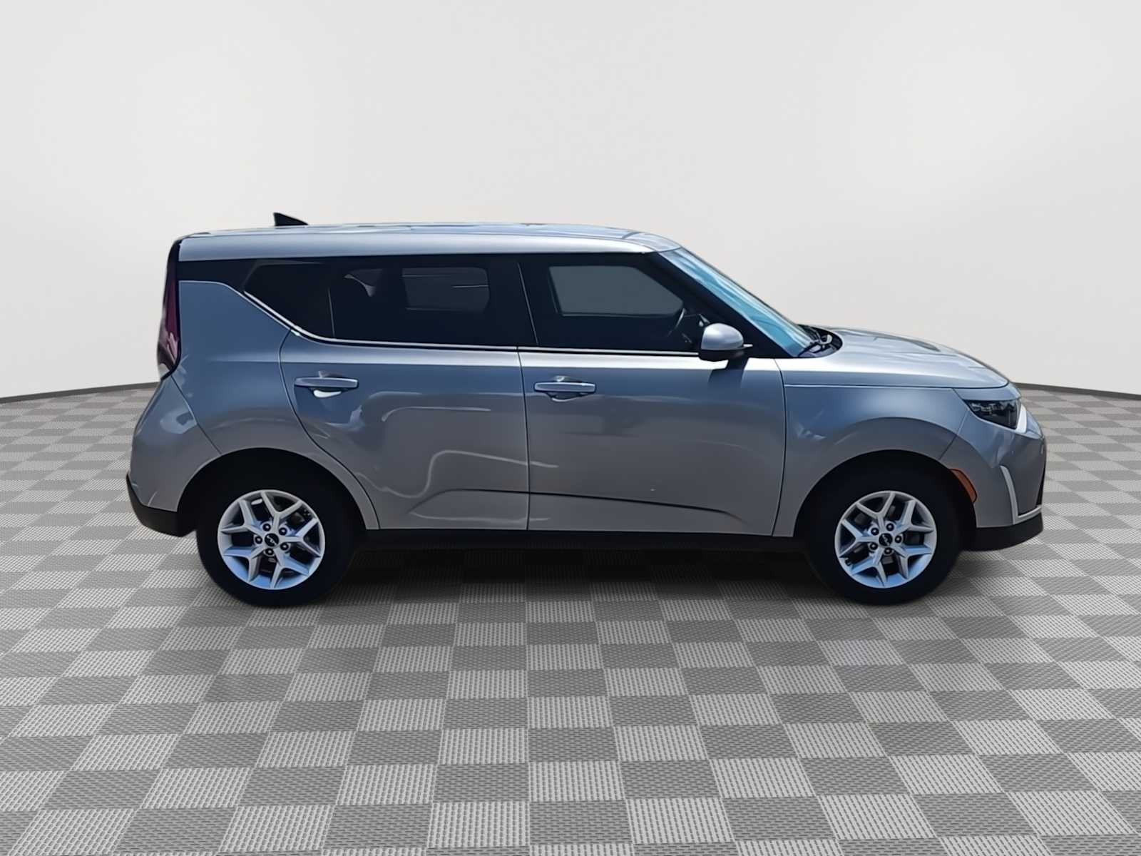 Thumbnail: 2023 Kia Soul - 9