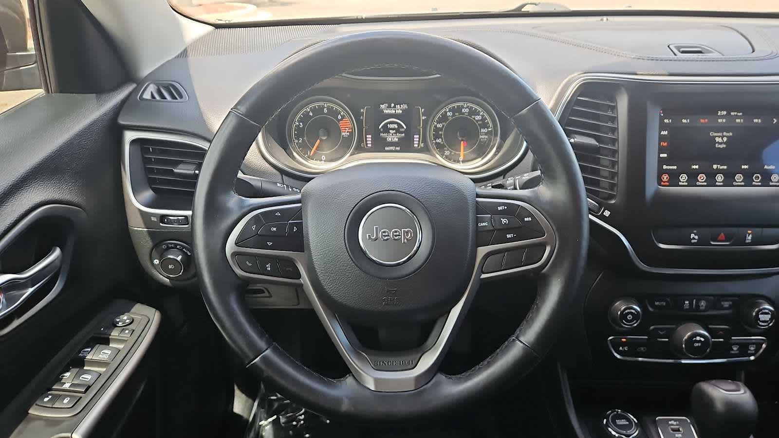 Thumbnail: 2021 Jeep Cherokee - 11