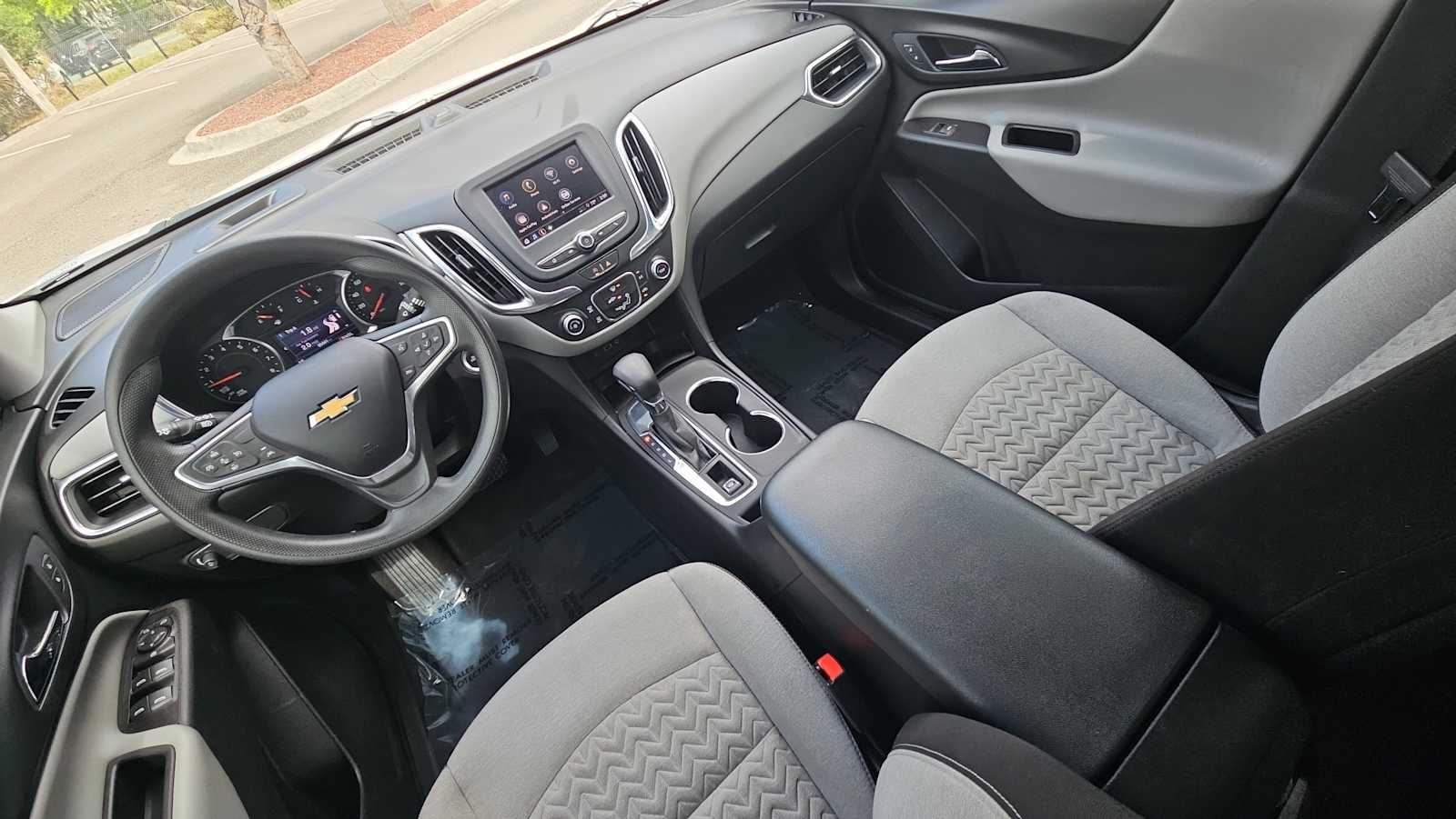 Thumbnail: 2022 Chevrolet Equinox - 22