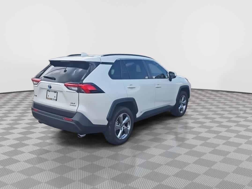 2021 Toyota RAV4 XLE Premium 8