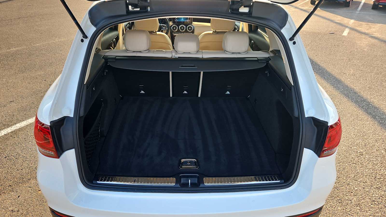 Thumbnail: 2022 Mercedes-Benz GLC - 20