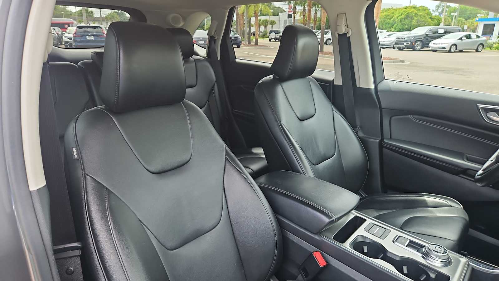 Thumbnail: 2022 Ford Edge - 25