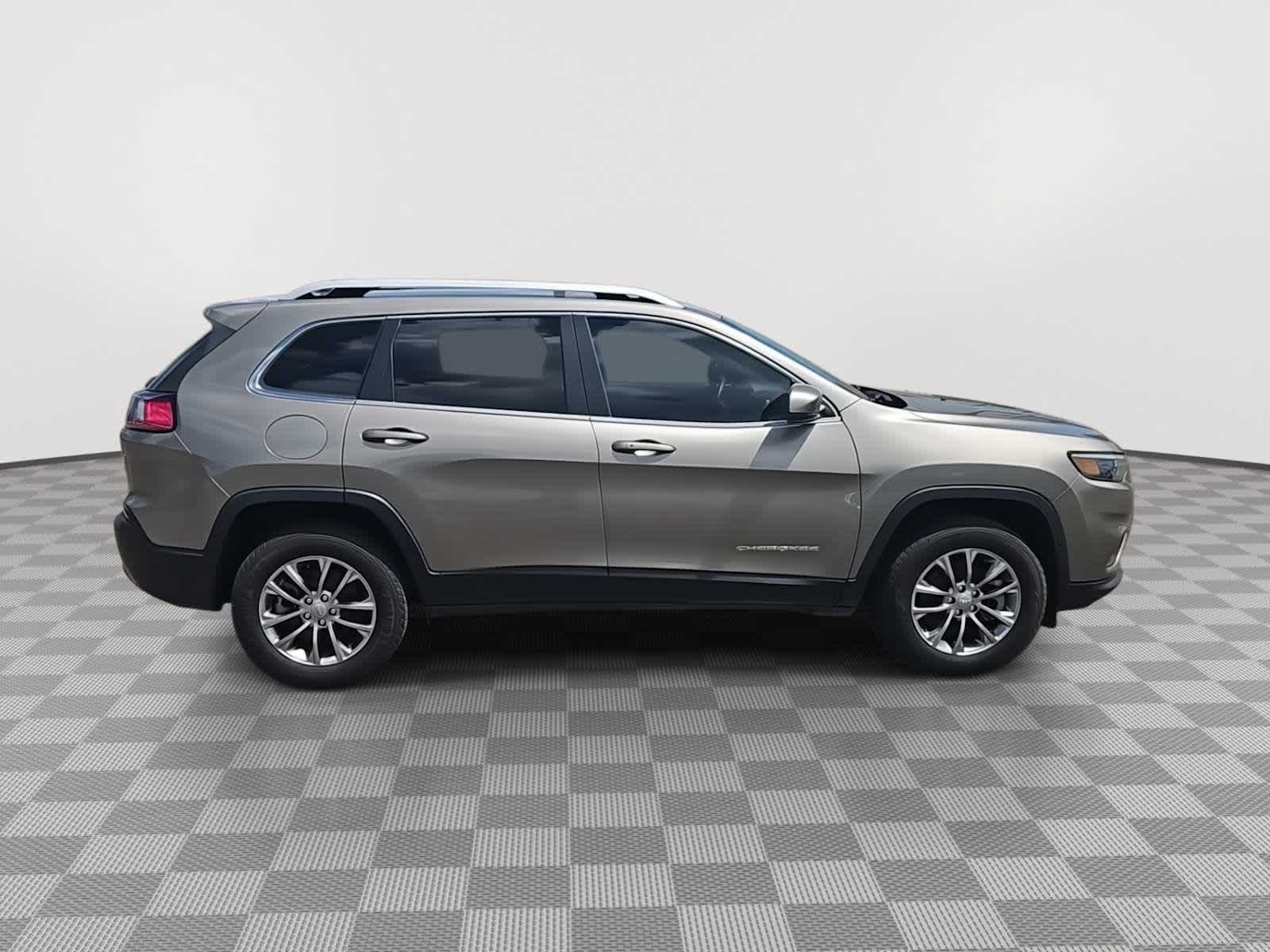Thumbnail: 2021 Jeep Cherokee - 9