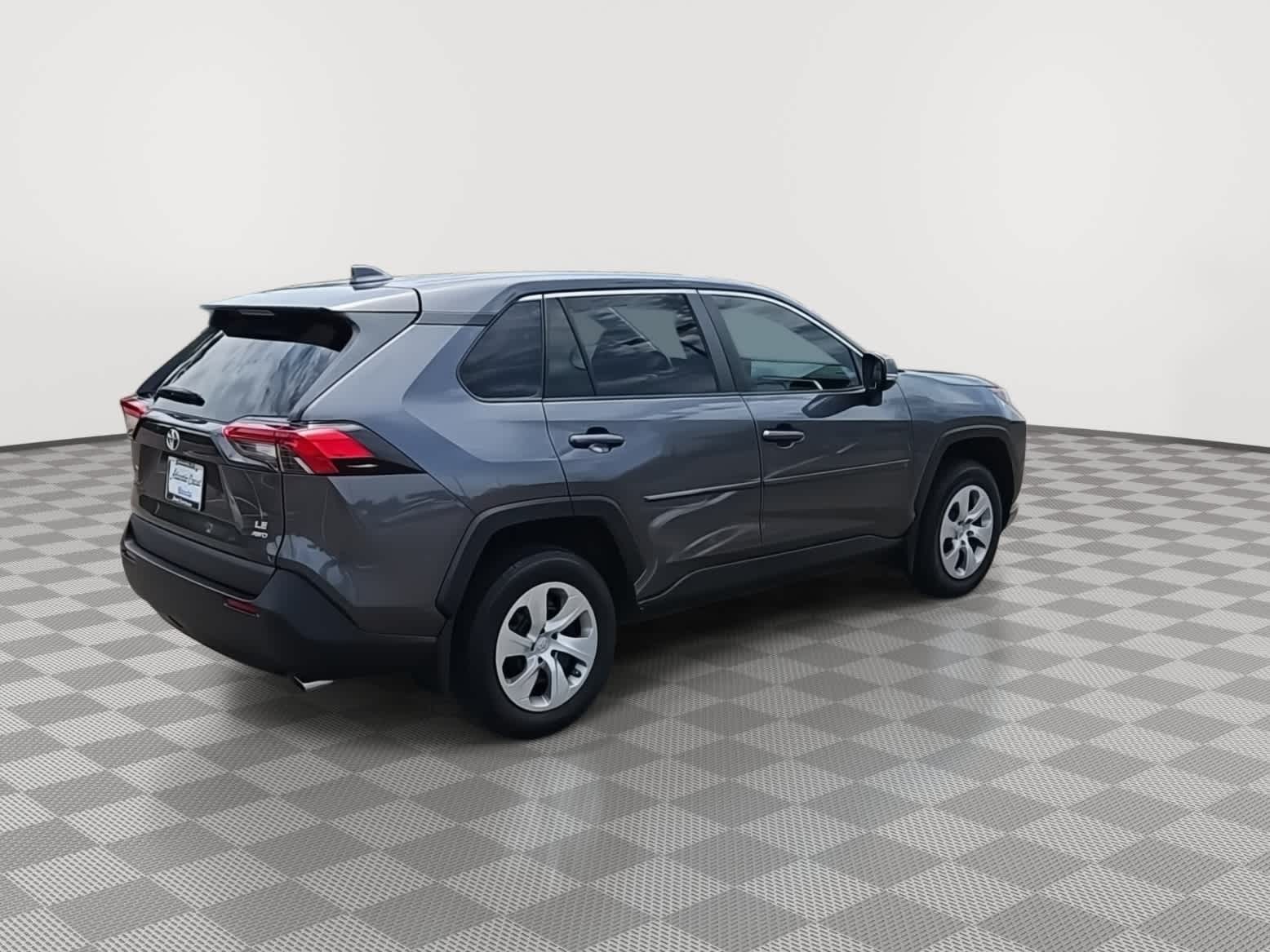 Thumbnail: 2022 Toyota RAV4 - 8