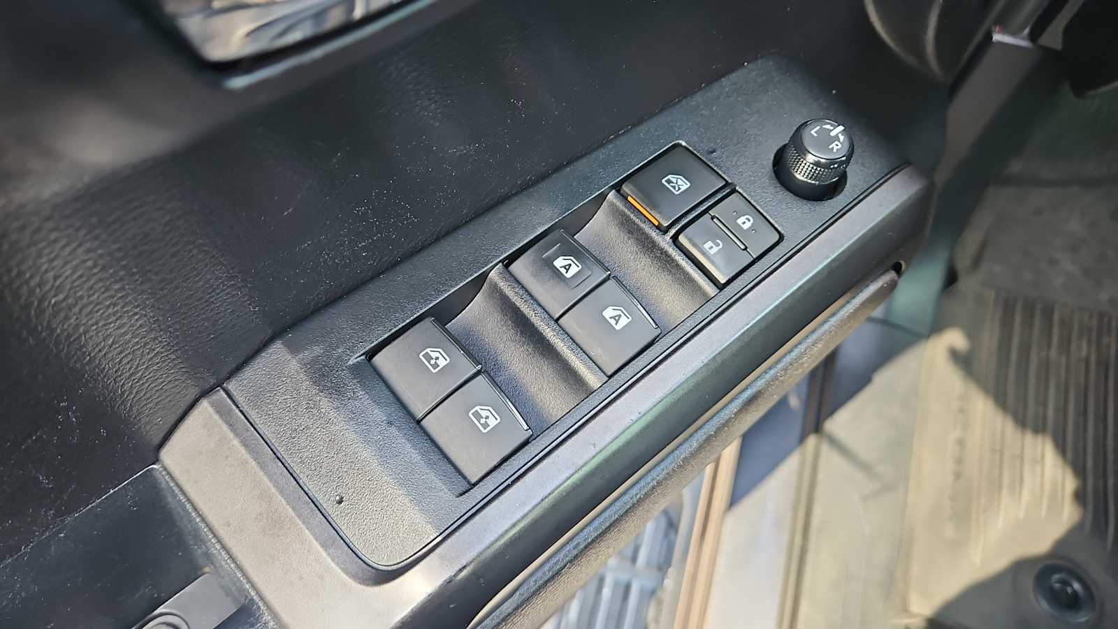 Thumbnail: 2021 Toyota Tacoma - 15