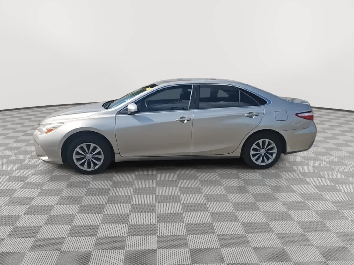 Thumbnail: 2017 Toyota Camry - 5