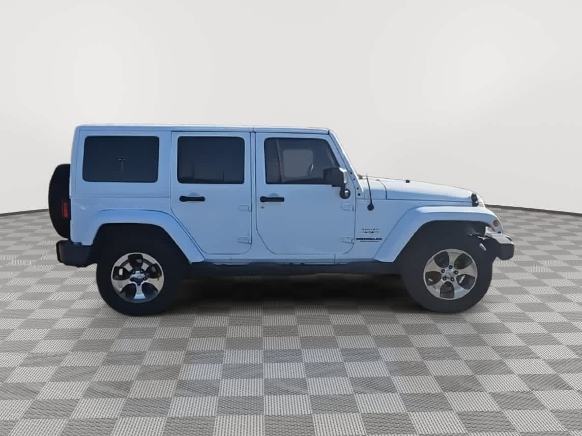 Thumbnail: 2017 Jeep Wrangler - 9