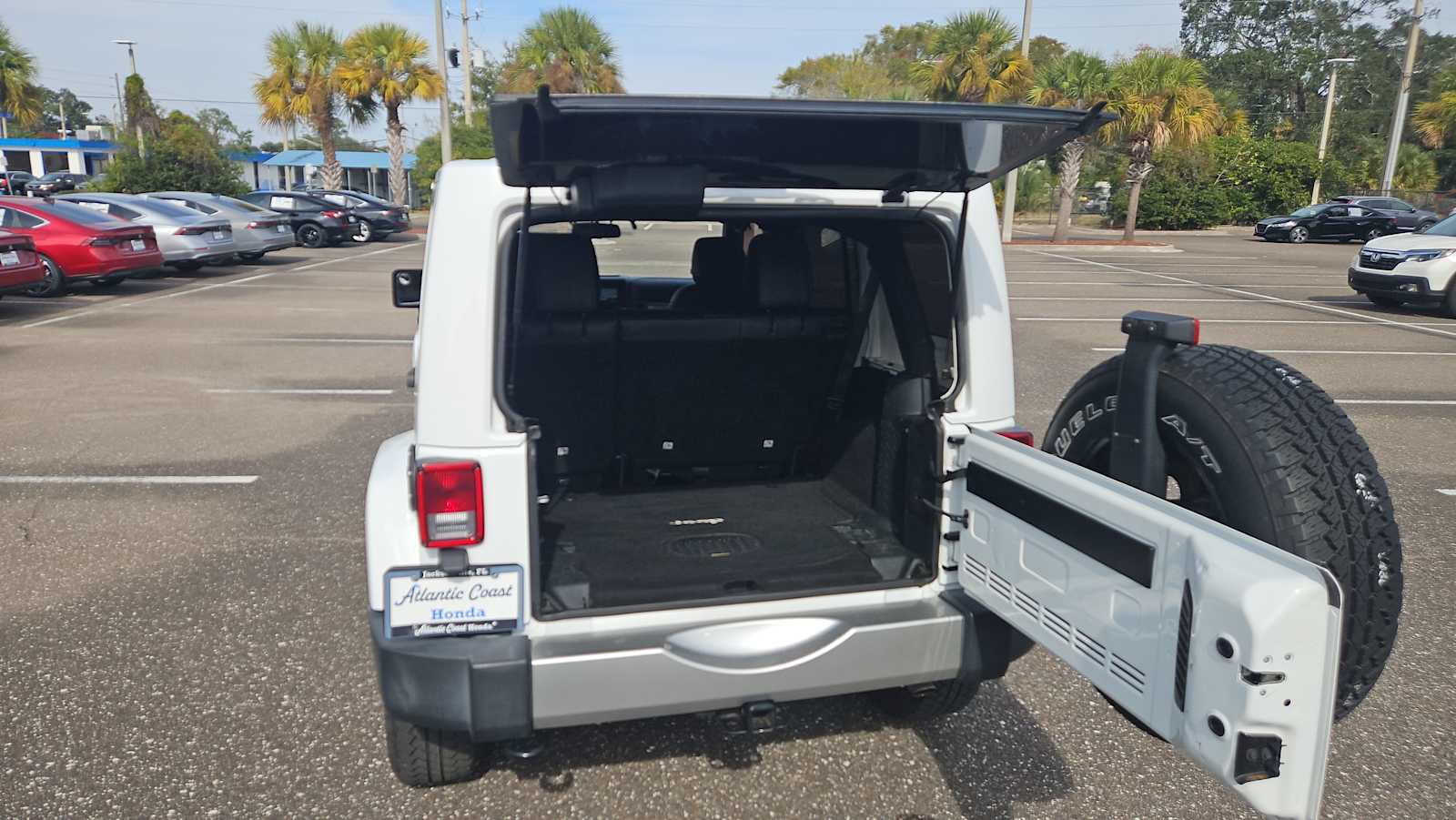 Thumbnail: 2017 Jeep Wrangler - 20