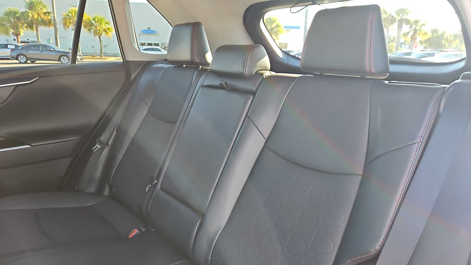 Thumbnail: 2022 Toyota RAV4 - 25