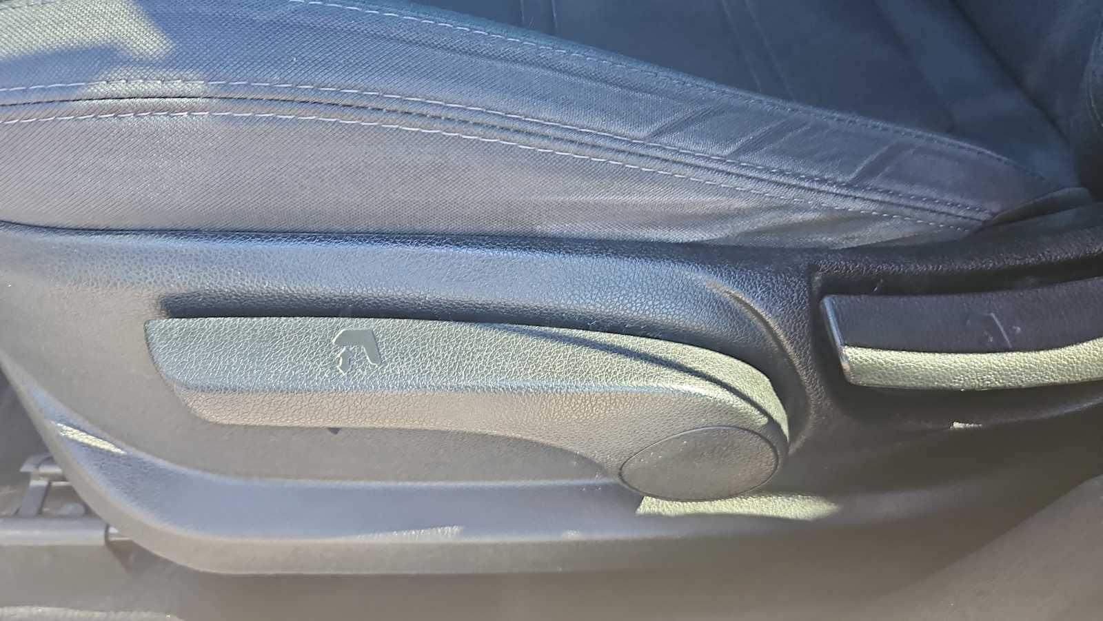 Thumbnail: 2020 Kia Sorento - 14