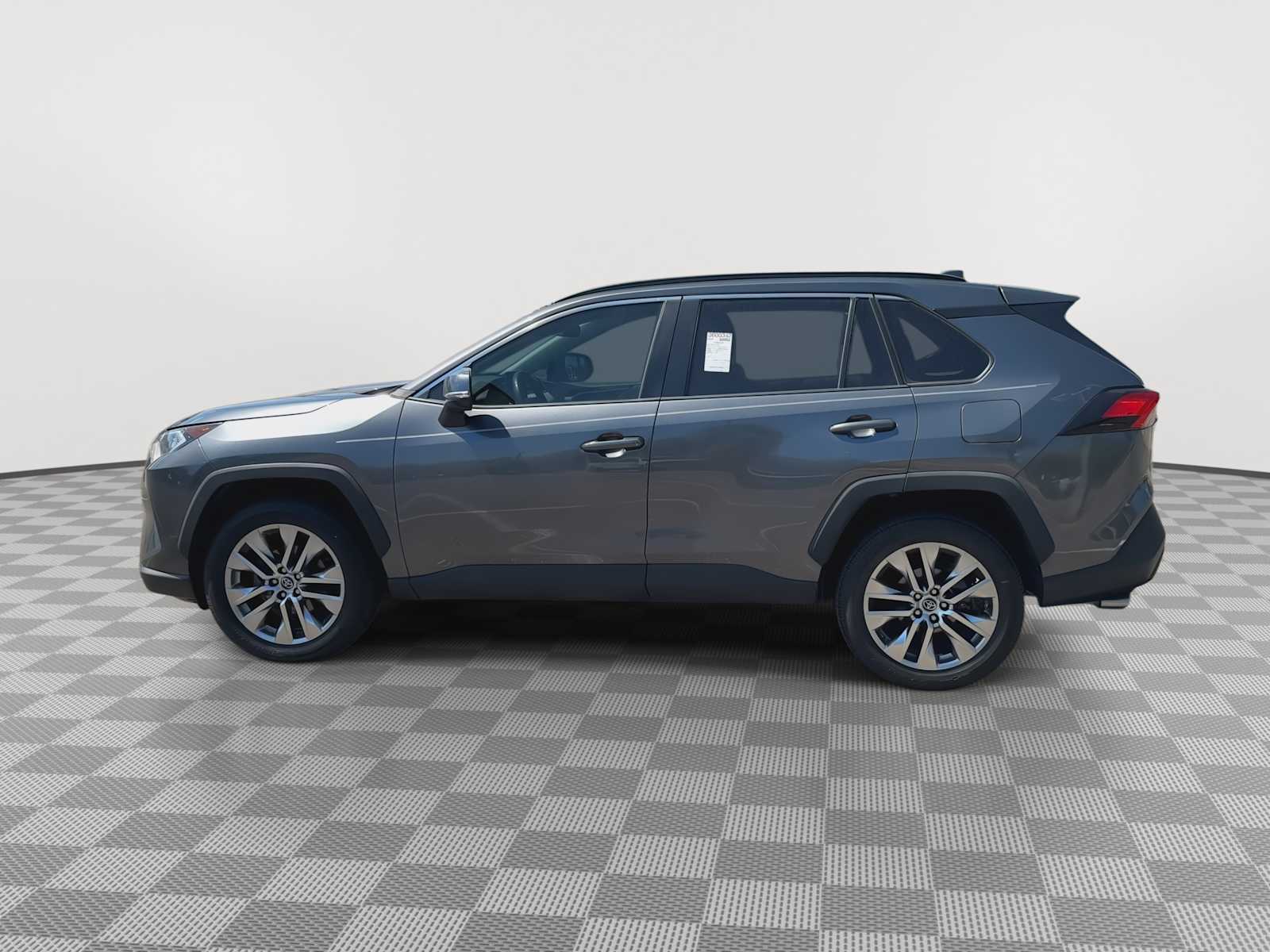 Thumbnail: 2021 Toyota RAV4 - 5