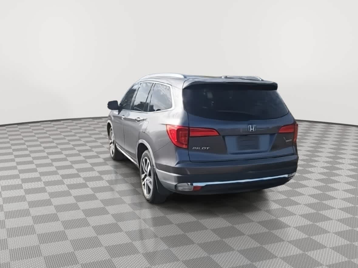Thumbnail: 2017 Honda Pilot - 7
