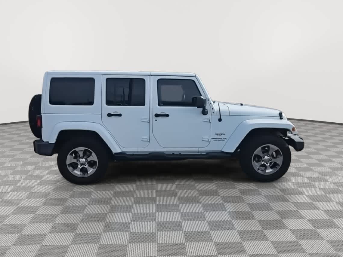 Thumbnail: 2017 Jeep Wrangler - 9