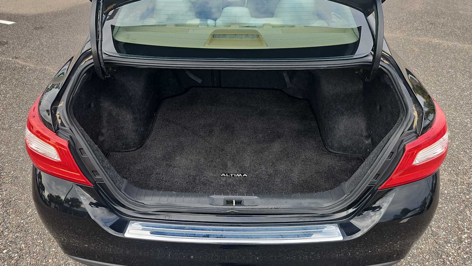 Thumbnail: 2016 Nissan Altima - 19