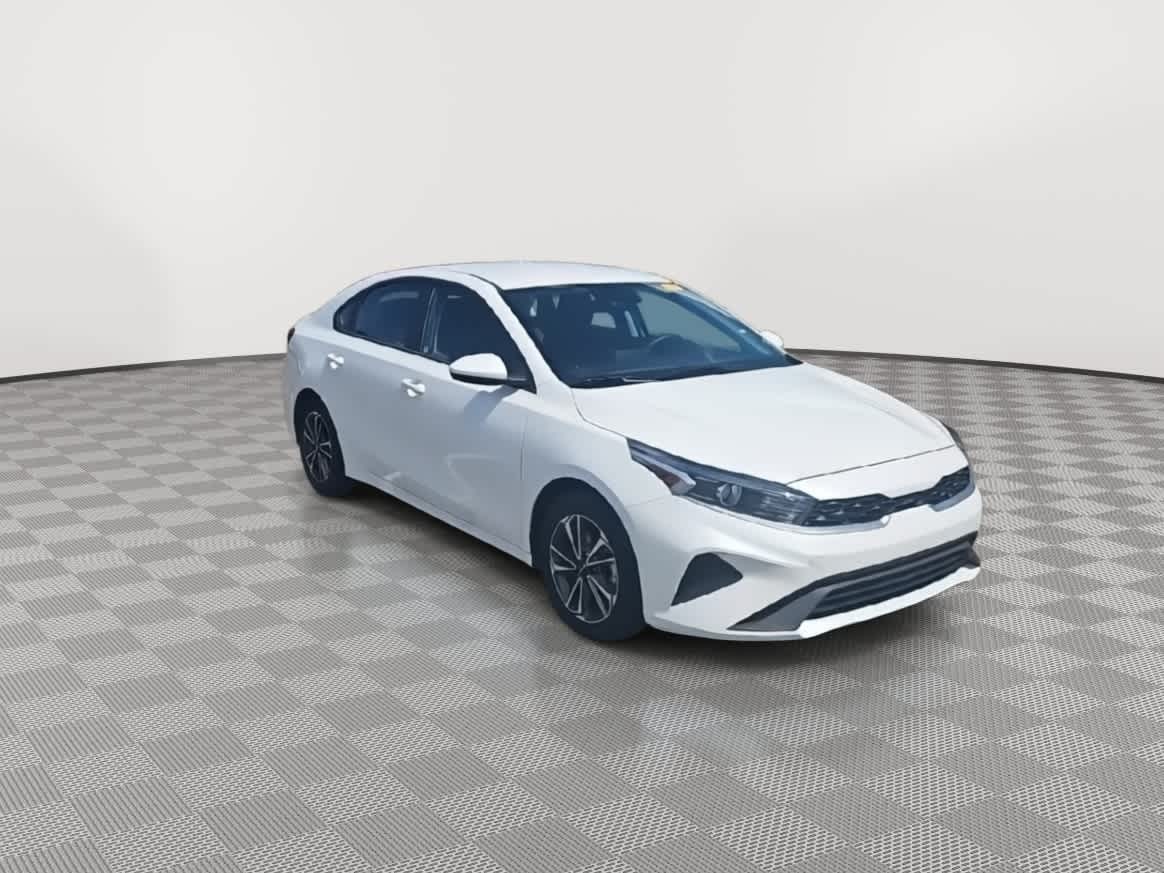Thumbnail: 2023 Kia Forte - 2