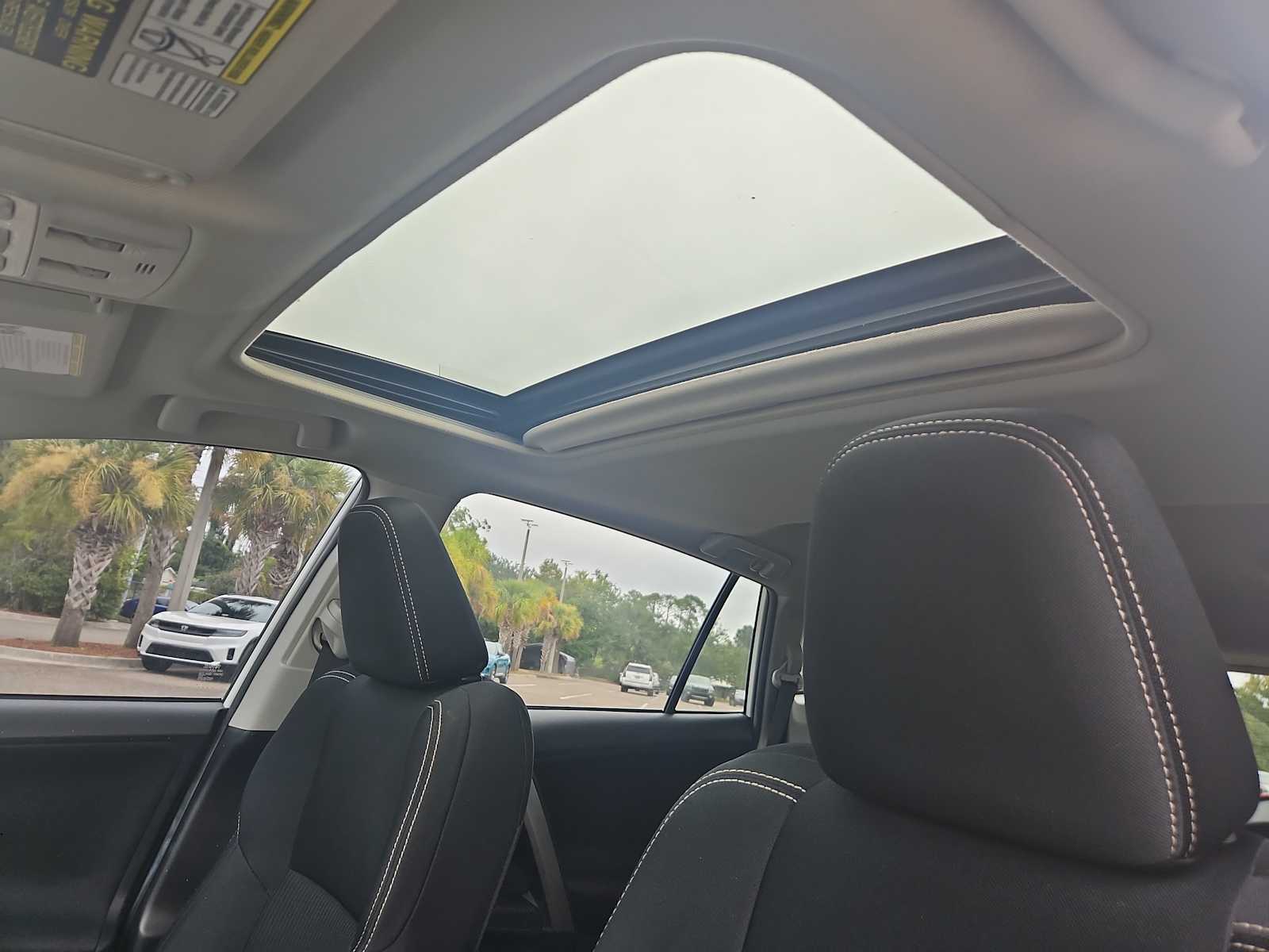 Thumbnail: 2014 Toyota RAV4 - 16