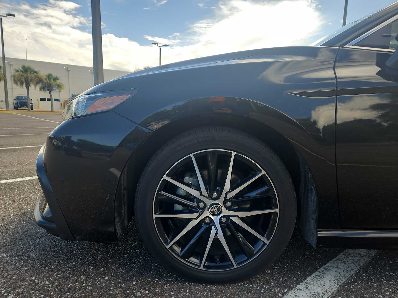 Thumbnail: 2022 Toyota Camry - 18