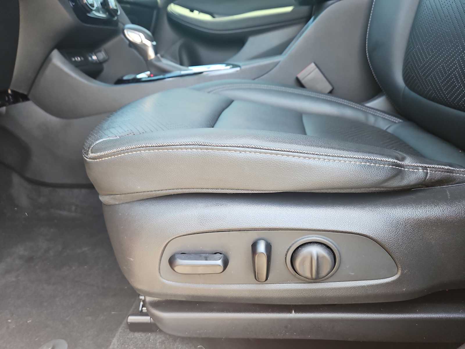 Thumbnail: 2022 Buick Encore GX - 14