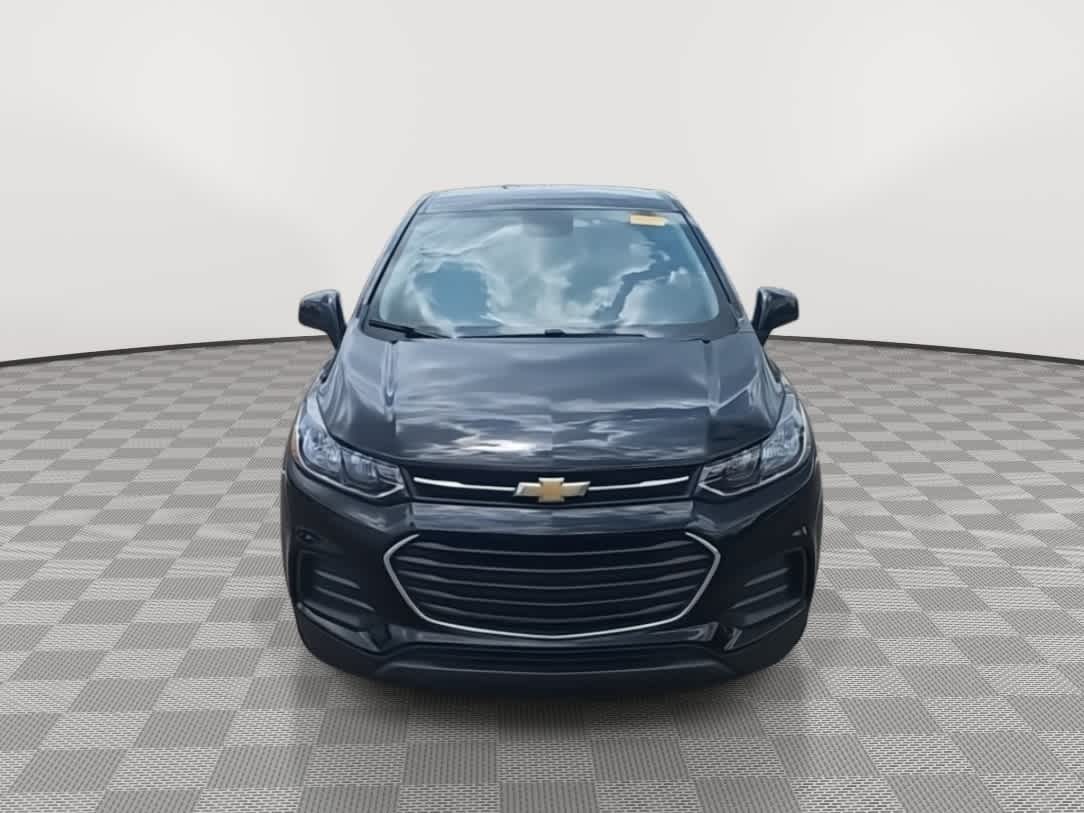 Thumbnail: 2020 Chevrolet Trax - 3