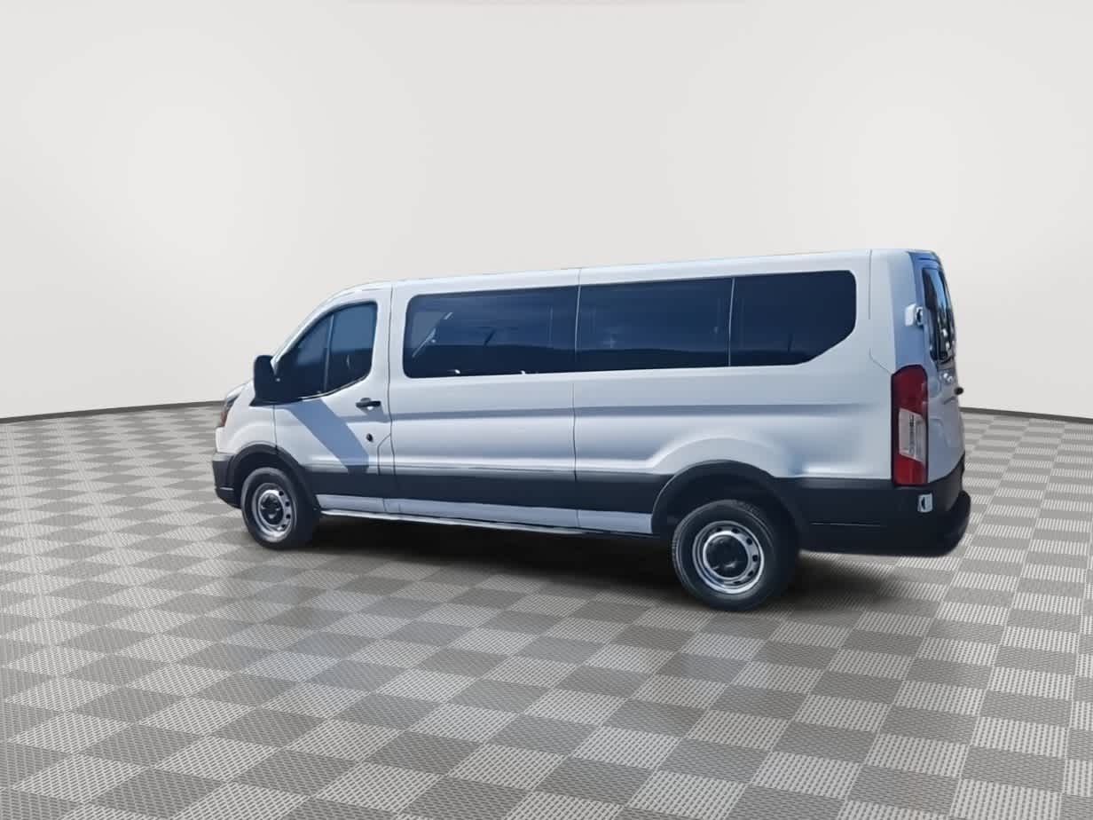 Thumbnail: 2023 Ford Econoline - 6