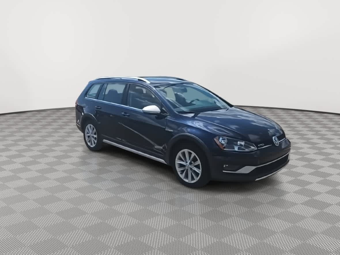2017 Volkswagen Golf Alltrack SE photo 2