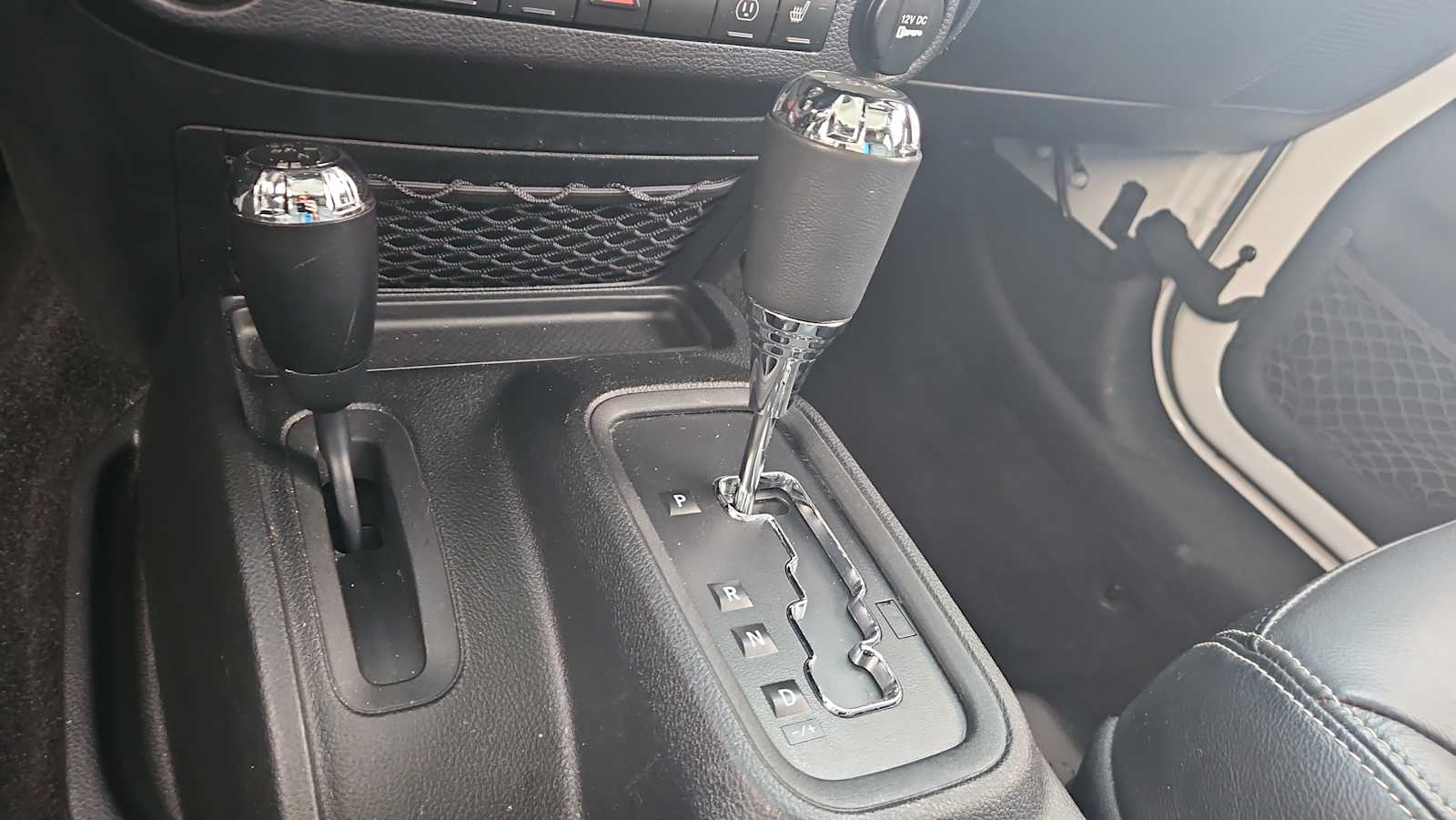 Thumbnail: 2017 Jeep Wrangler - 21