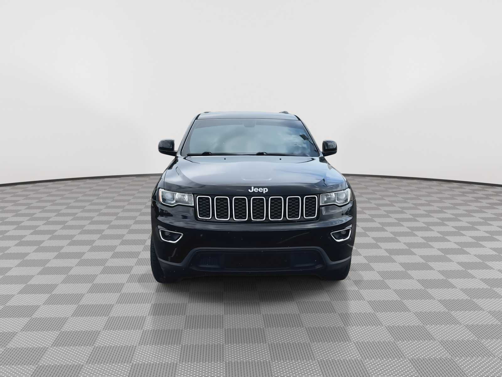 Thumbnail: 2017 Jeep Grand Cherokee - 3