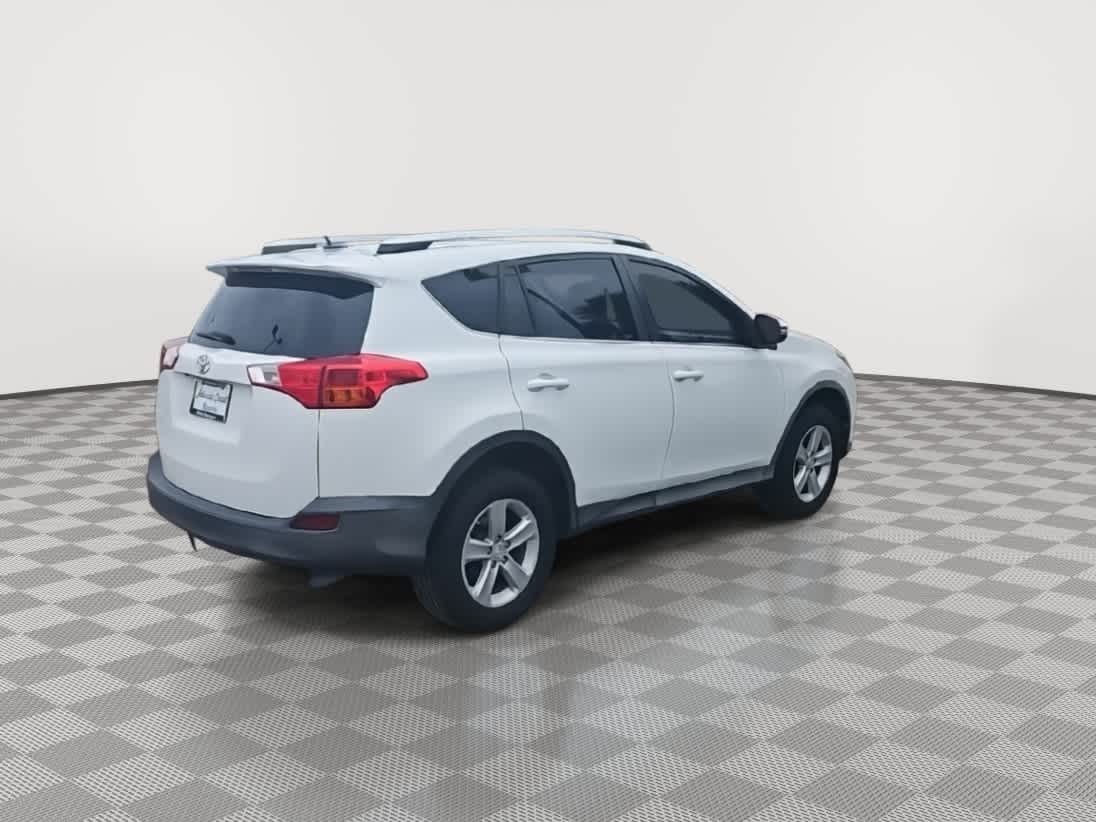 Thumbnail: 2014 Toyota RAV4 - 8