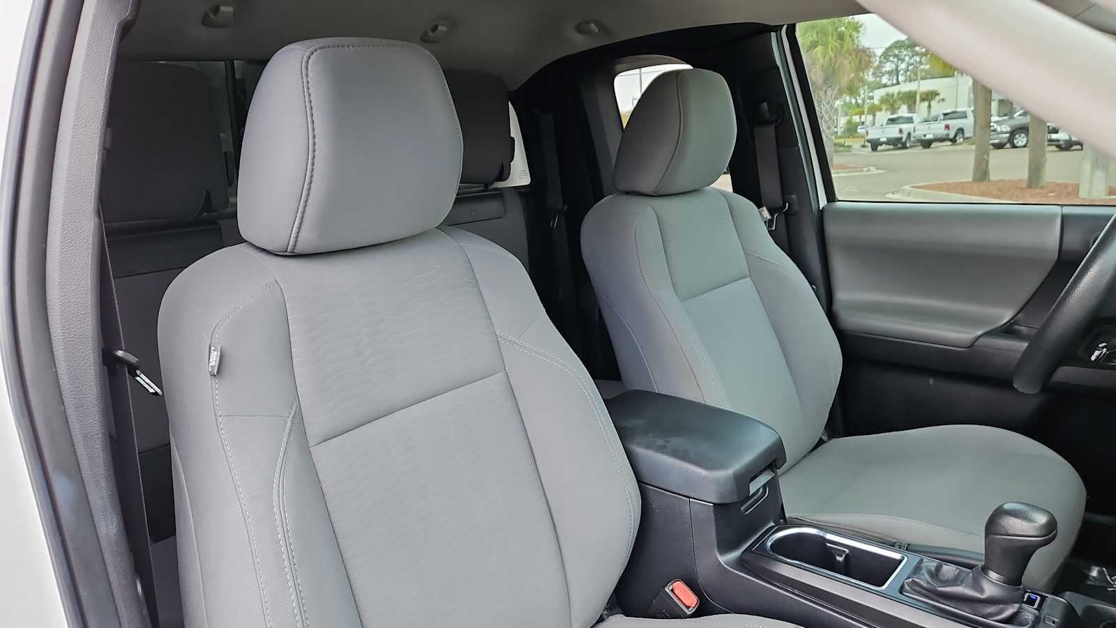 Thumbnail: 2019 Toyota Tacoma - 25