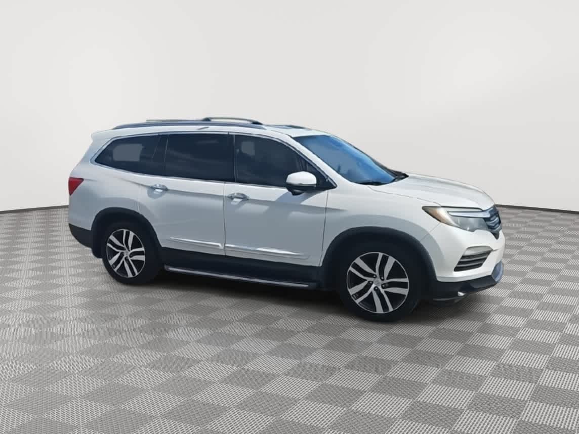 Thumbnail: 2017 Honda Pilot - 2