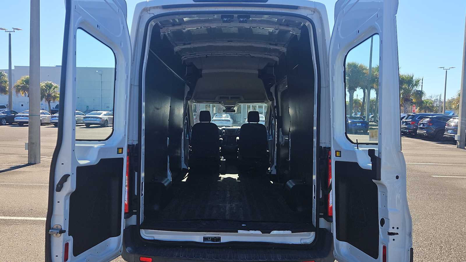 Thumbnail: 2018 Ford Transit Series - 19