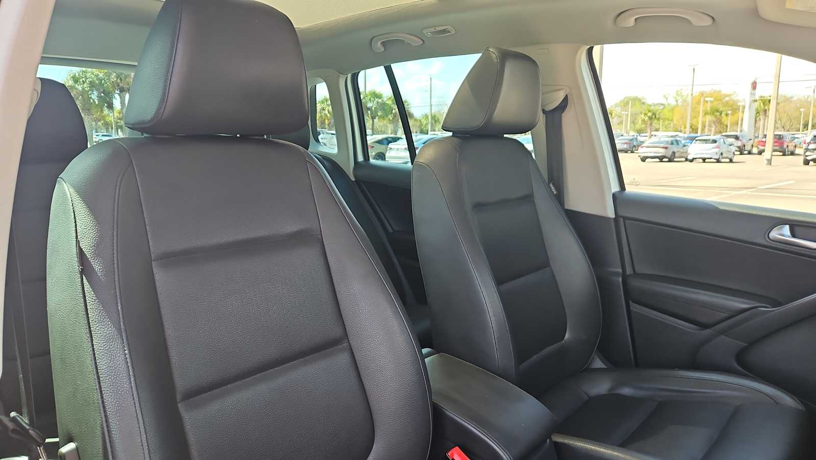 Thumbnail: 2014 Volkswagen Tiguan - 26