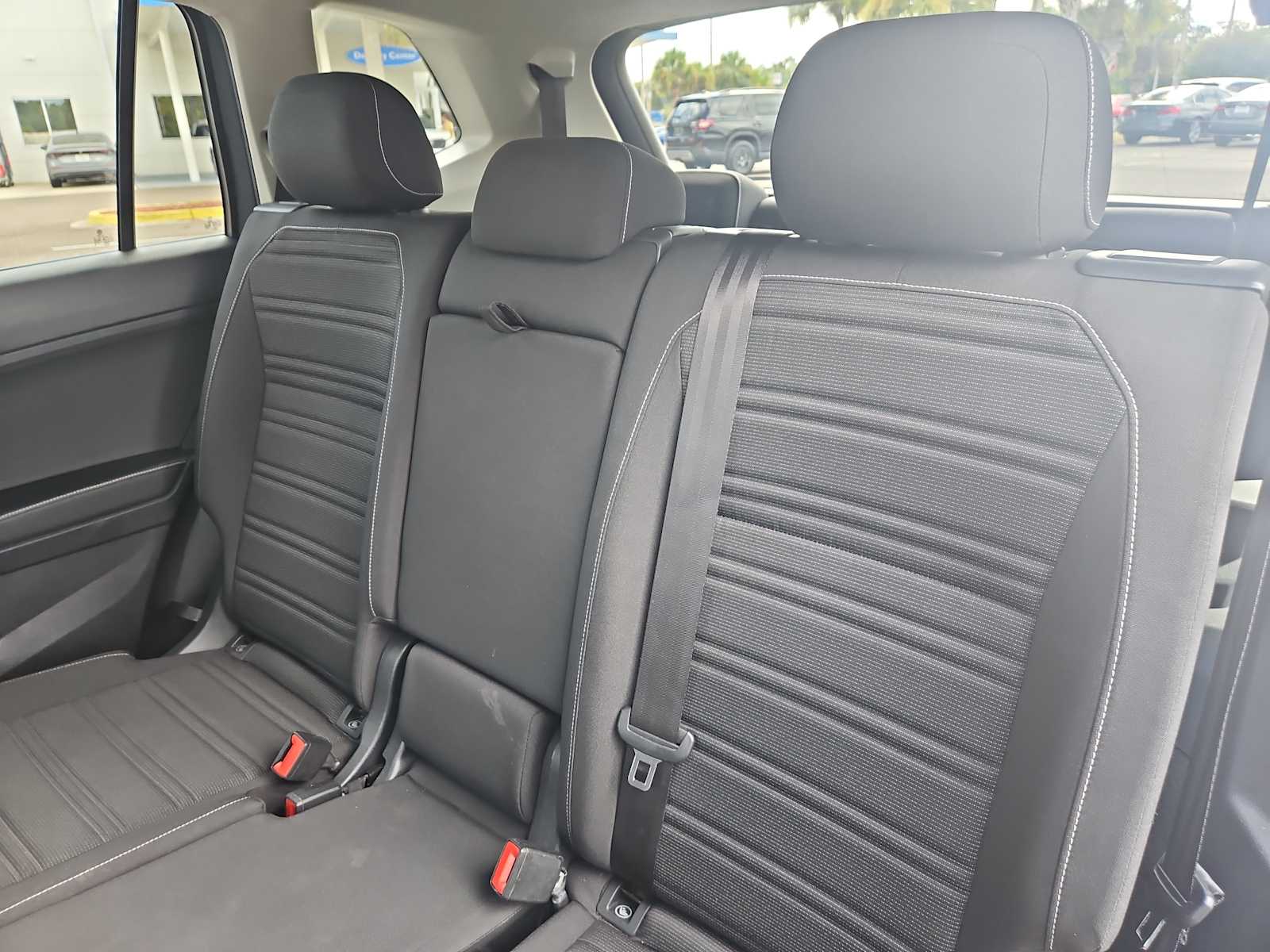 Thumbnail: 2022 Volkswagen Tiguan - 24