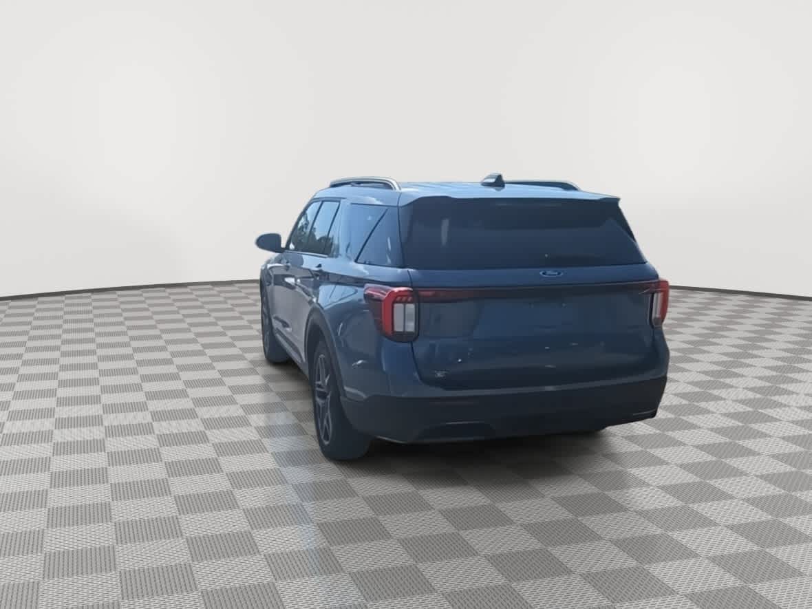 2025 Ford Explorer ST-Line 7
