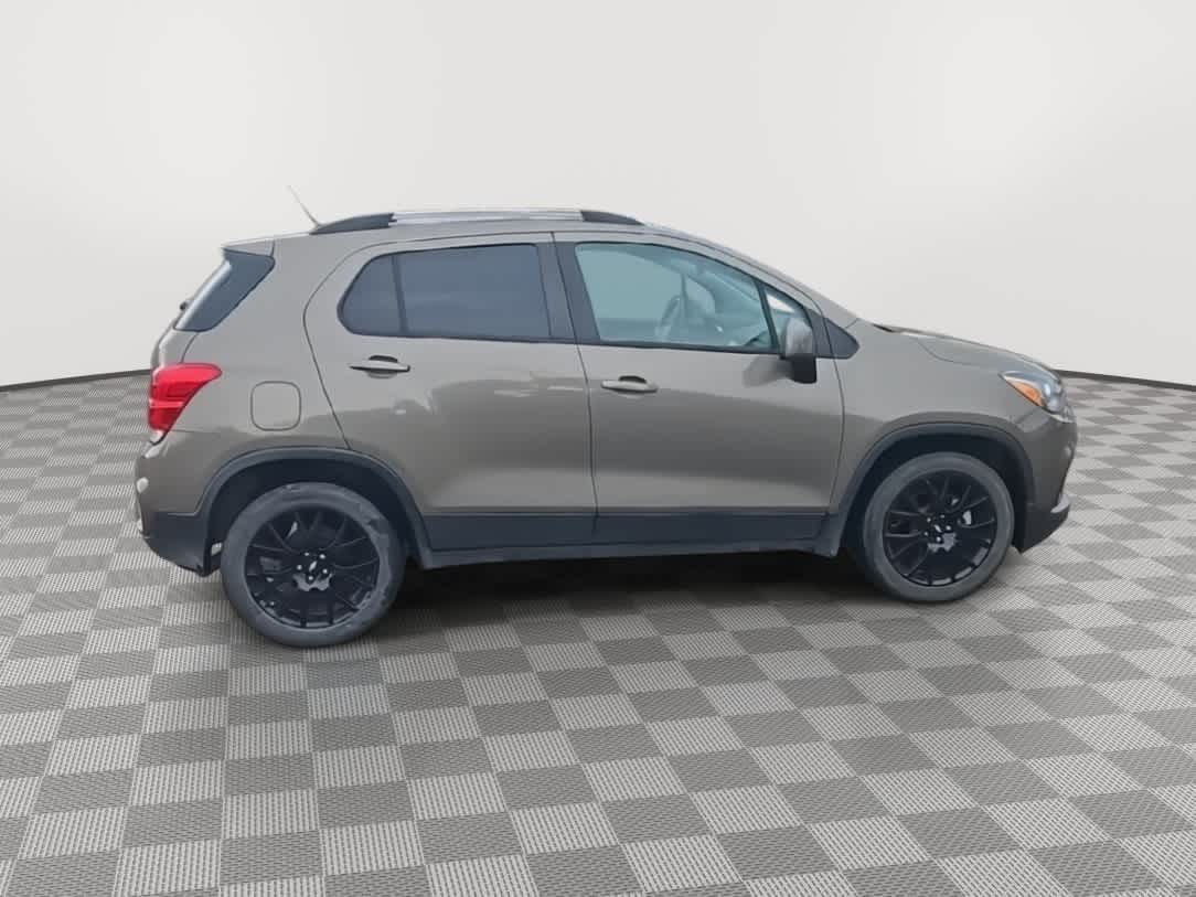 Thumbnail: 2021 Chevrolet Trax - 9
