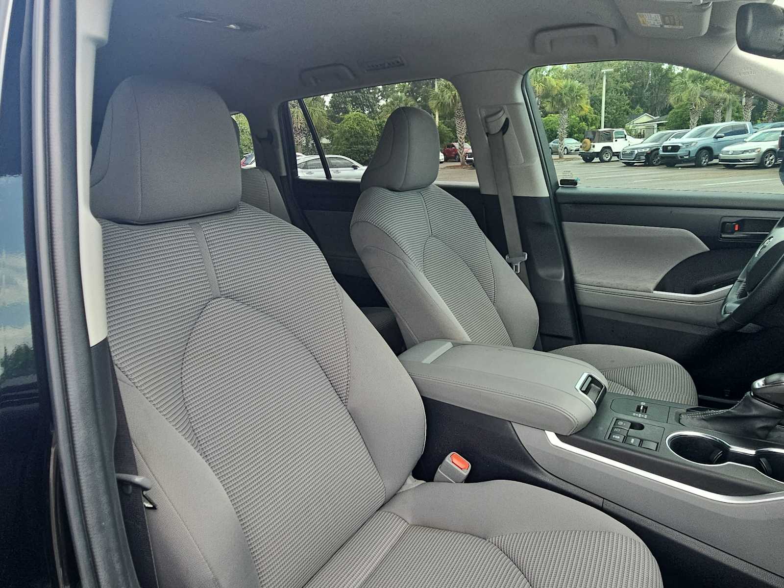 2023 Toyota Highlander LE 26