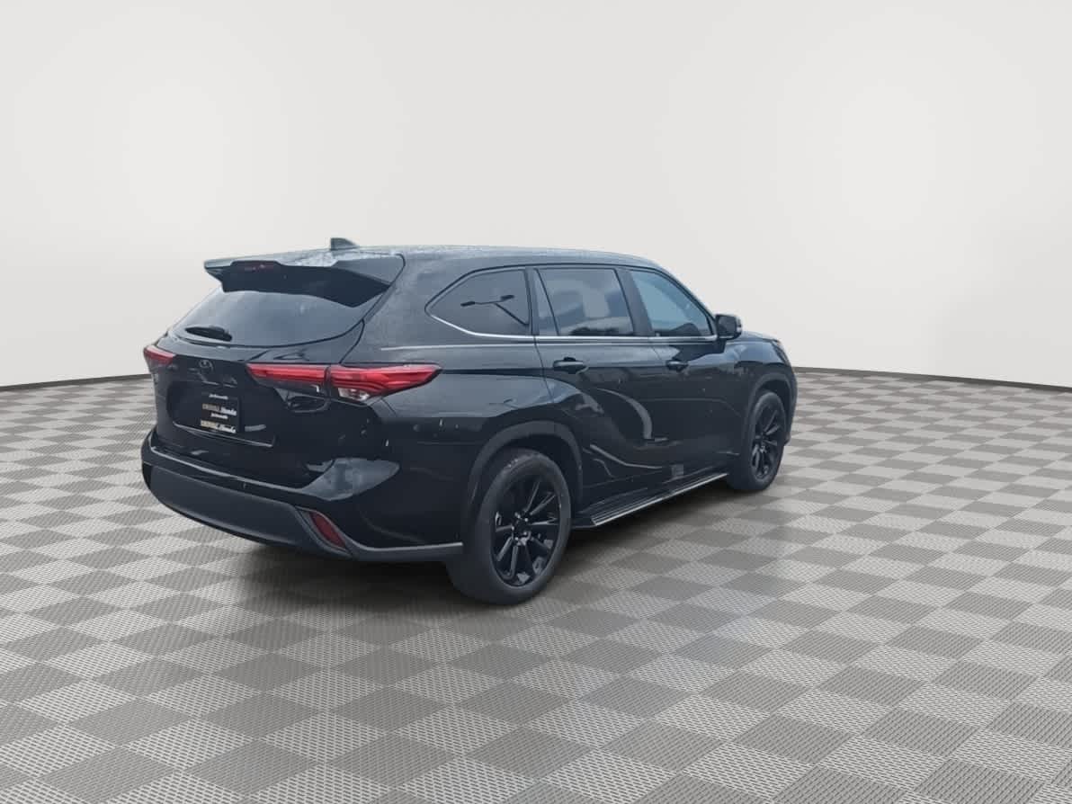 2023 Toyota Highlander LE 8