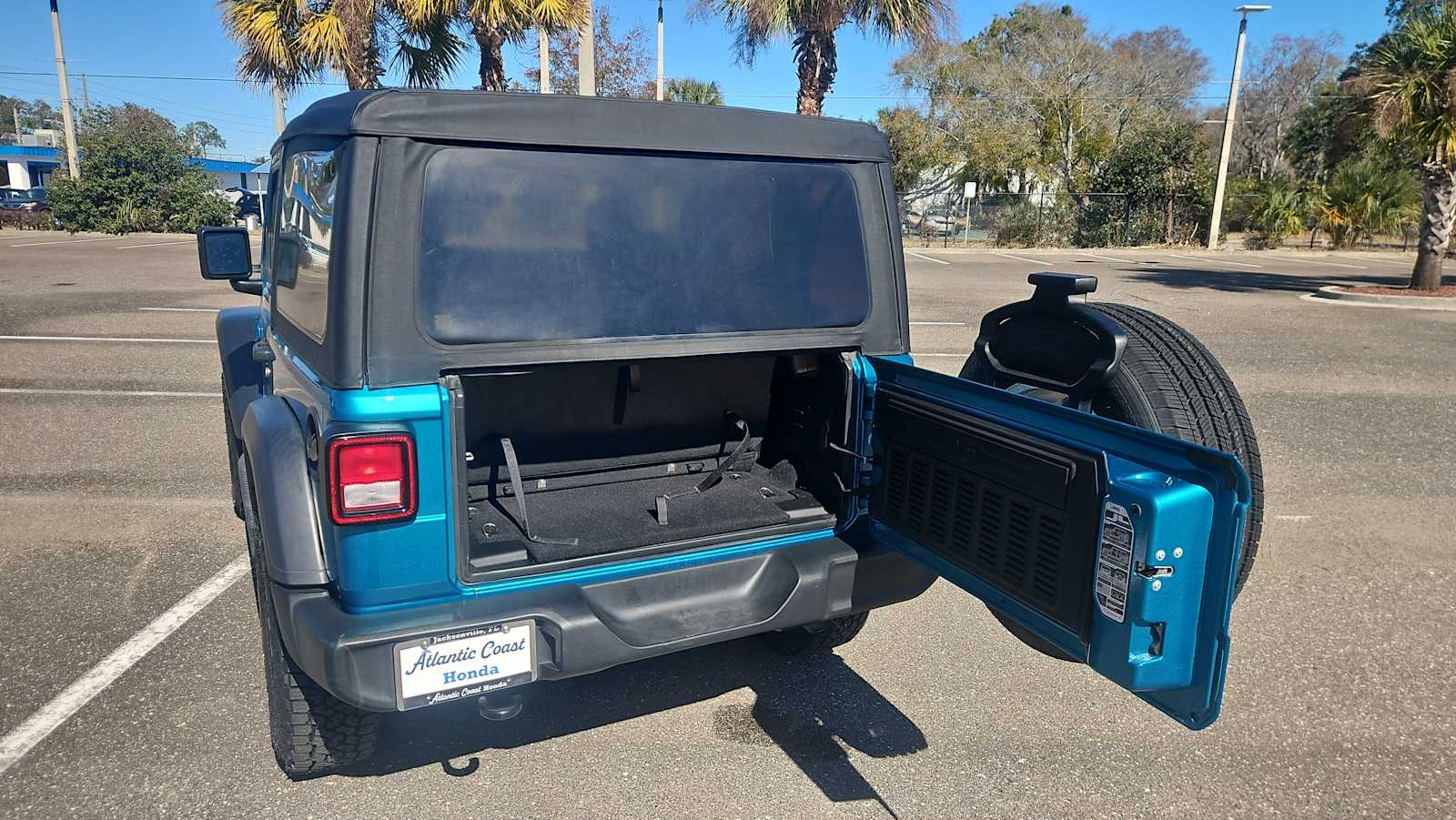 Thumbnail: 2020 Jeep Wrangler - 19