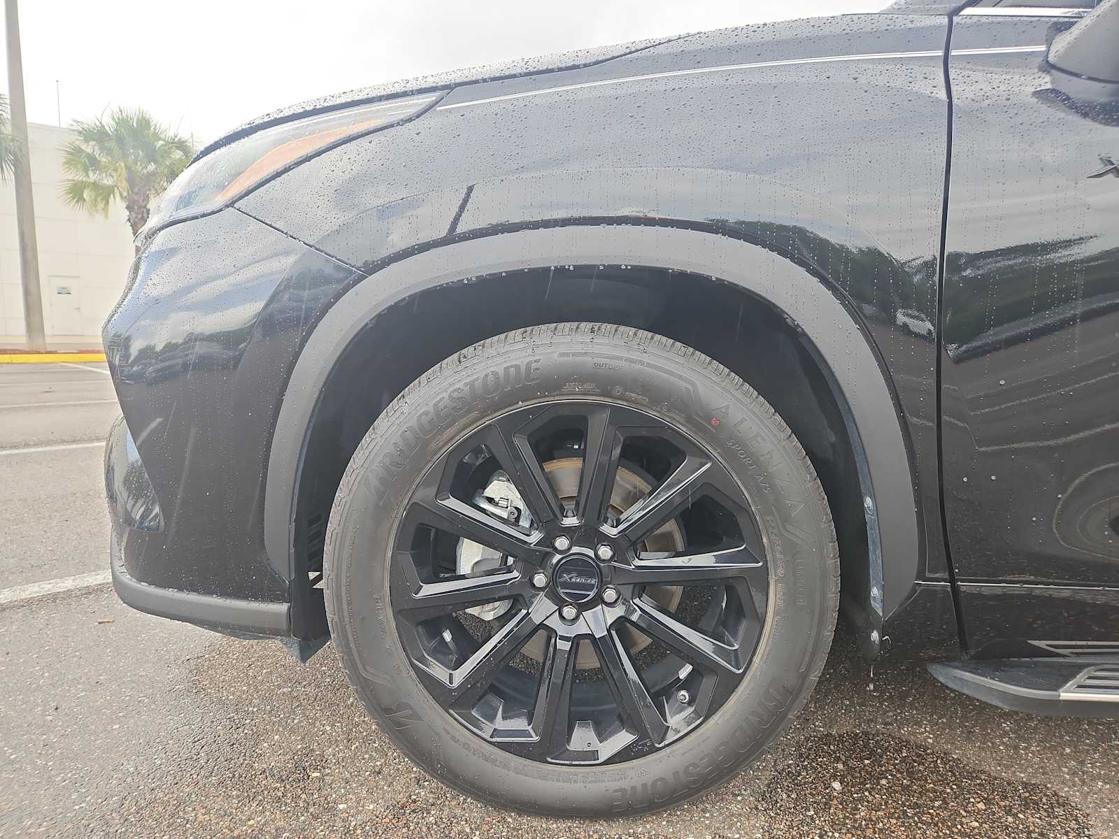 2023 Toyota Highlander LE 18