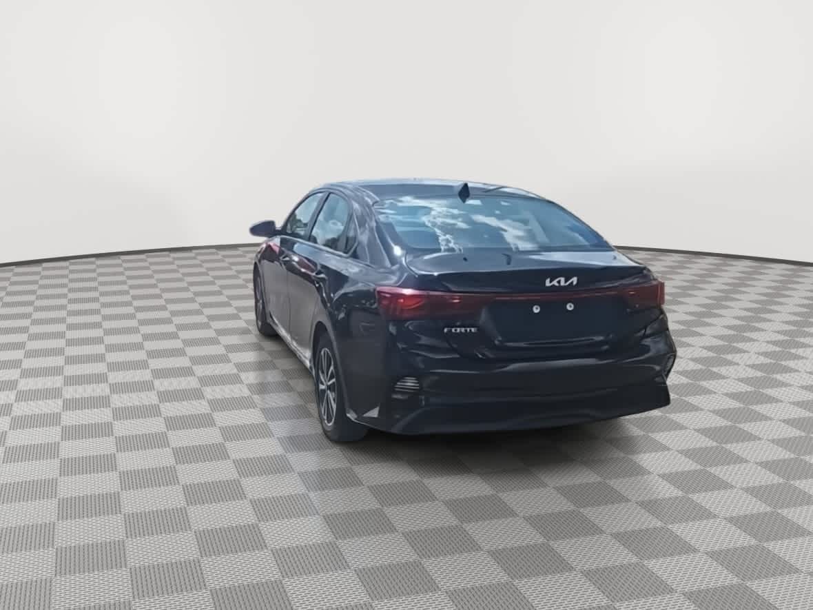 Thumbnail: 2023 Kia Forte - 7