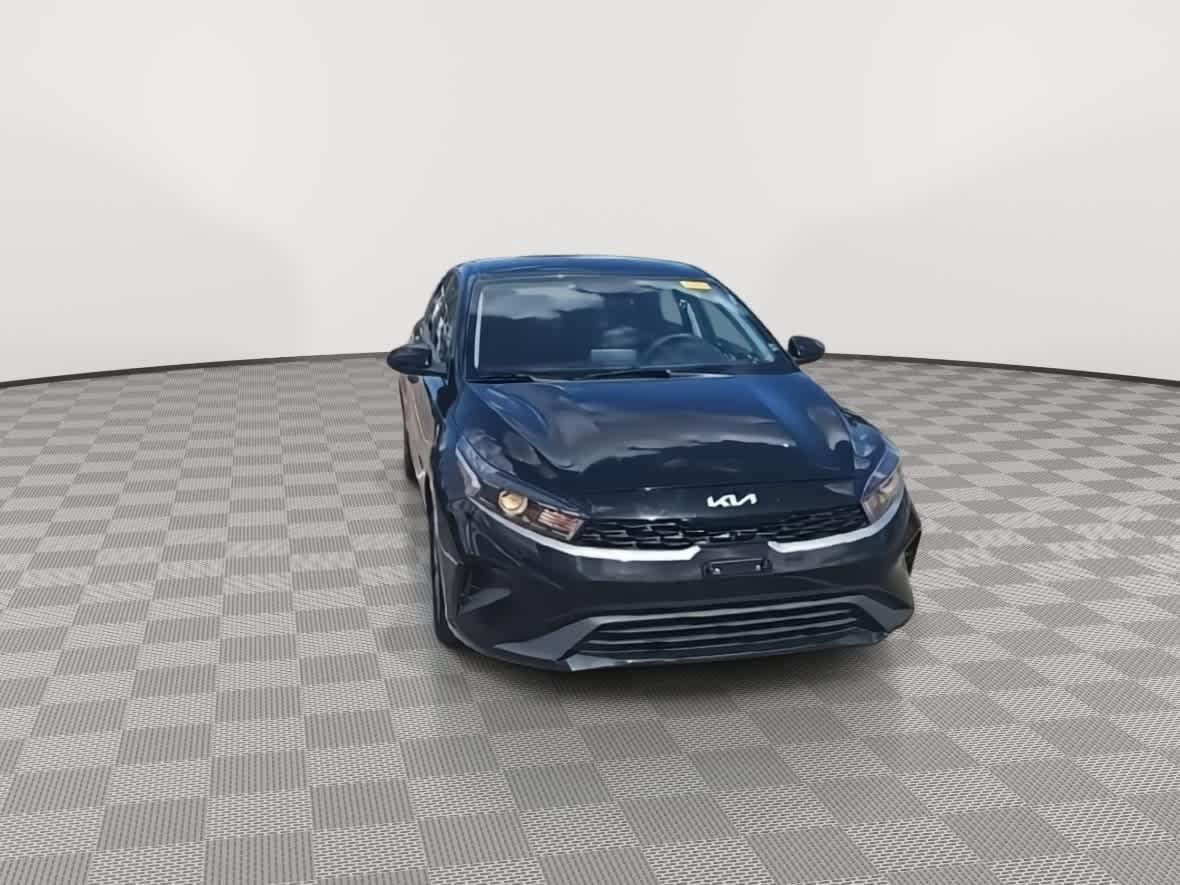 Thumbnail: 2023 Kia Forte - 3