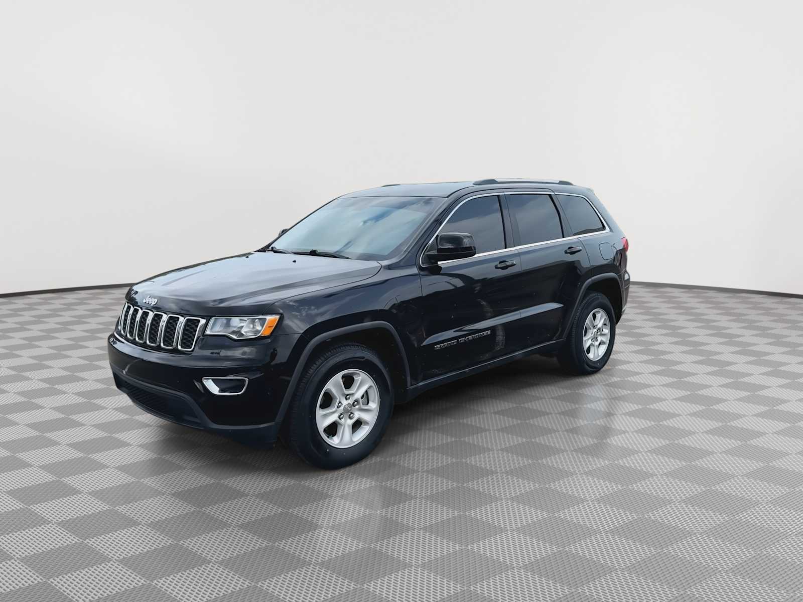 Thumbnail: 2017 Jeep Grand Cherokee - 4