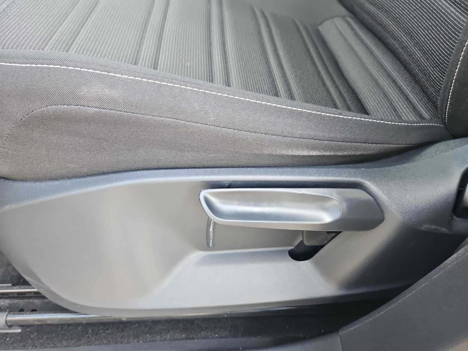 Thumbnail: 2022 Volkswagen Tiguan - 14