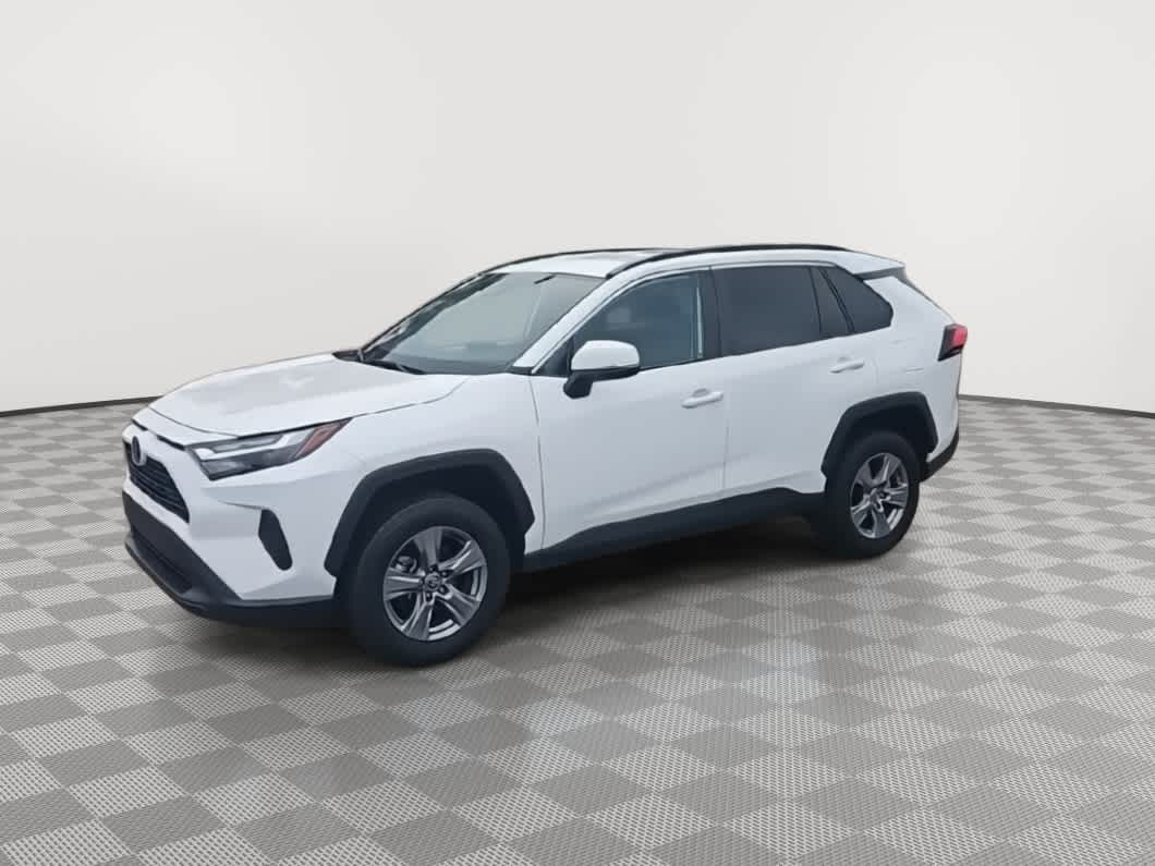 Thumbnail: 2022 Toyota RAV4 - 4