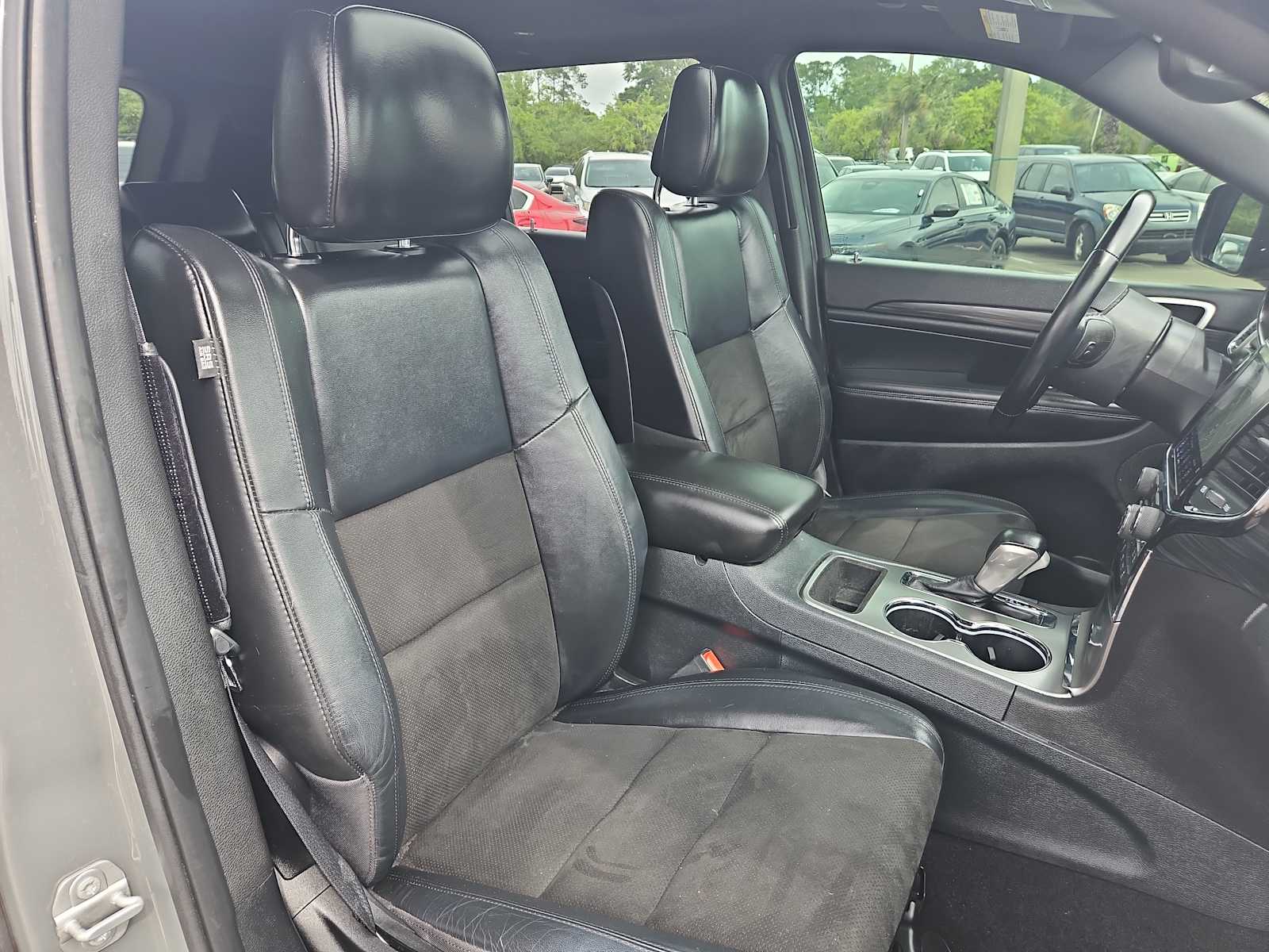 2020 Jeep Grand Cherokee Altitude 26