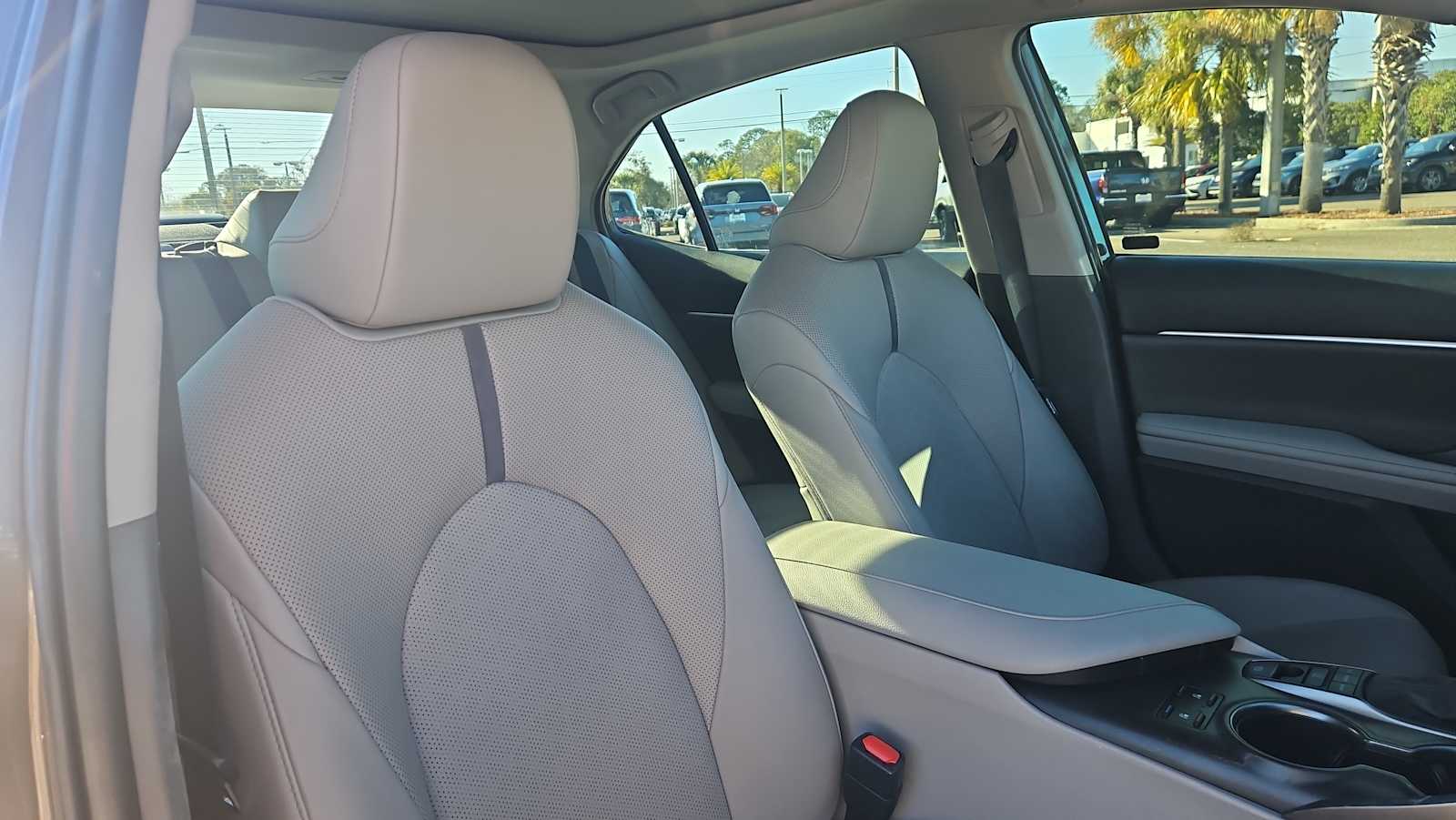 Thumbnail: 2022 Toyota Camry - 26