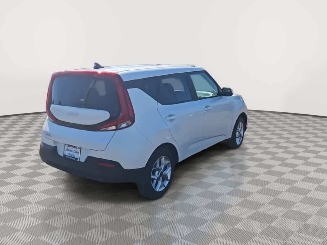 Thumbnail: 2022 Kia Soul - 8