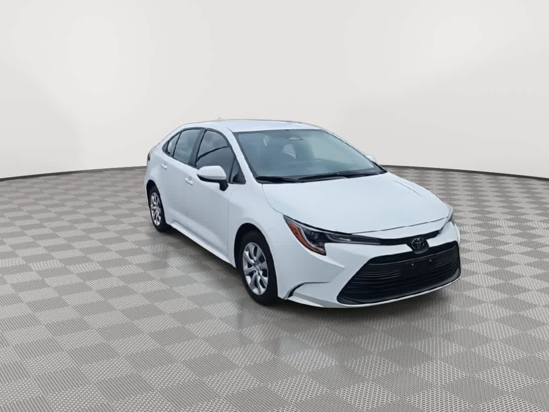 2023 Toyota Corolla LE photo 2