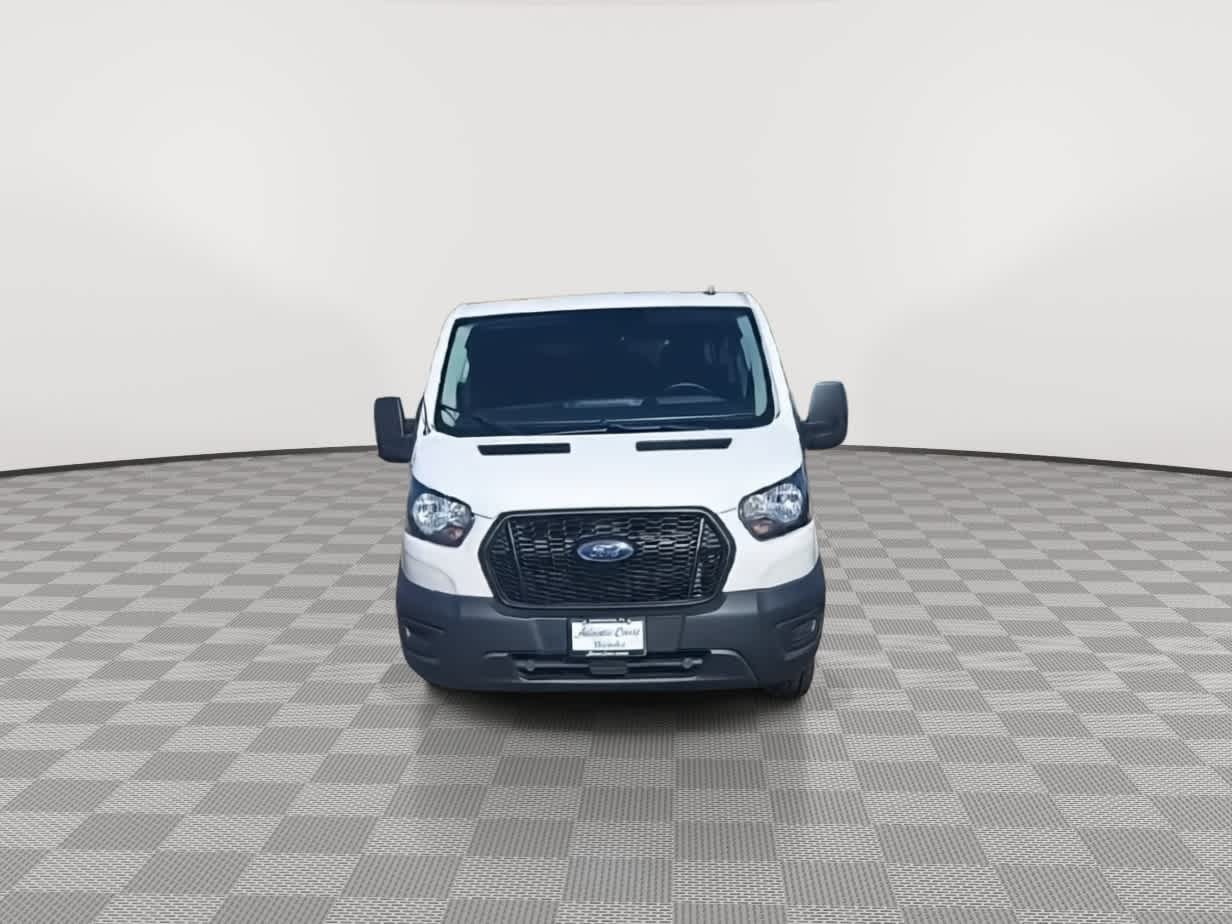 Thumbnail: 2023 Ford Econoline - 3